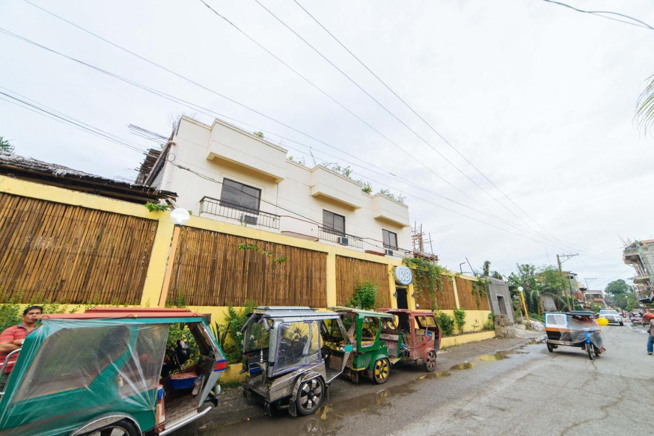 Reddoorz @ N Roldan Street Hotel Kalibo Exterior foto